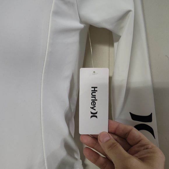 Hurley Women's White Long Sleeve Rash Guard Swimsuit - Picture 3 of 4